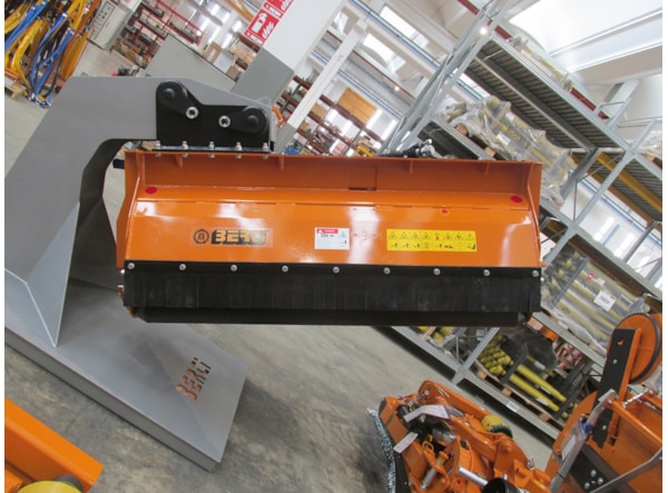 Tocator vegetatie - excavator Berti LAND/SB 200 -- excavator 14 - 20 tone, Ø 12 cm de vanzare